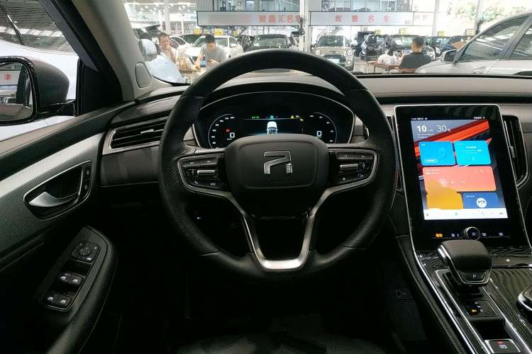 Used Rising ER6 2021 New Dynamic Edition 620km Smart Drive Version Steering Wheel