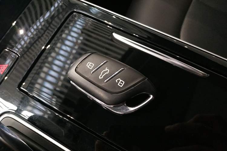 Used Rising ER6 2021 New Dynamic Edition 620km Smart Drive Version Vehicle Key
