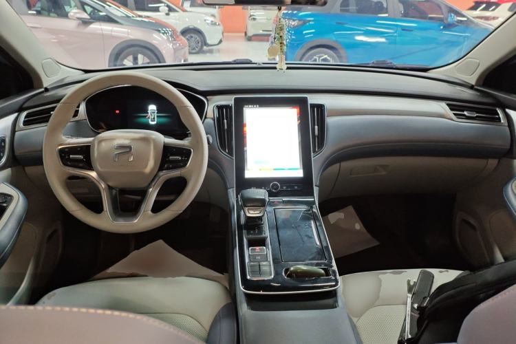 Used Rising ER6 2021 New Dynamic Edition 620km Smart Drive Version Center Console