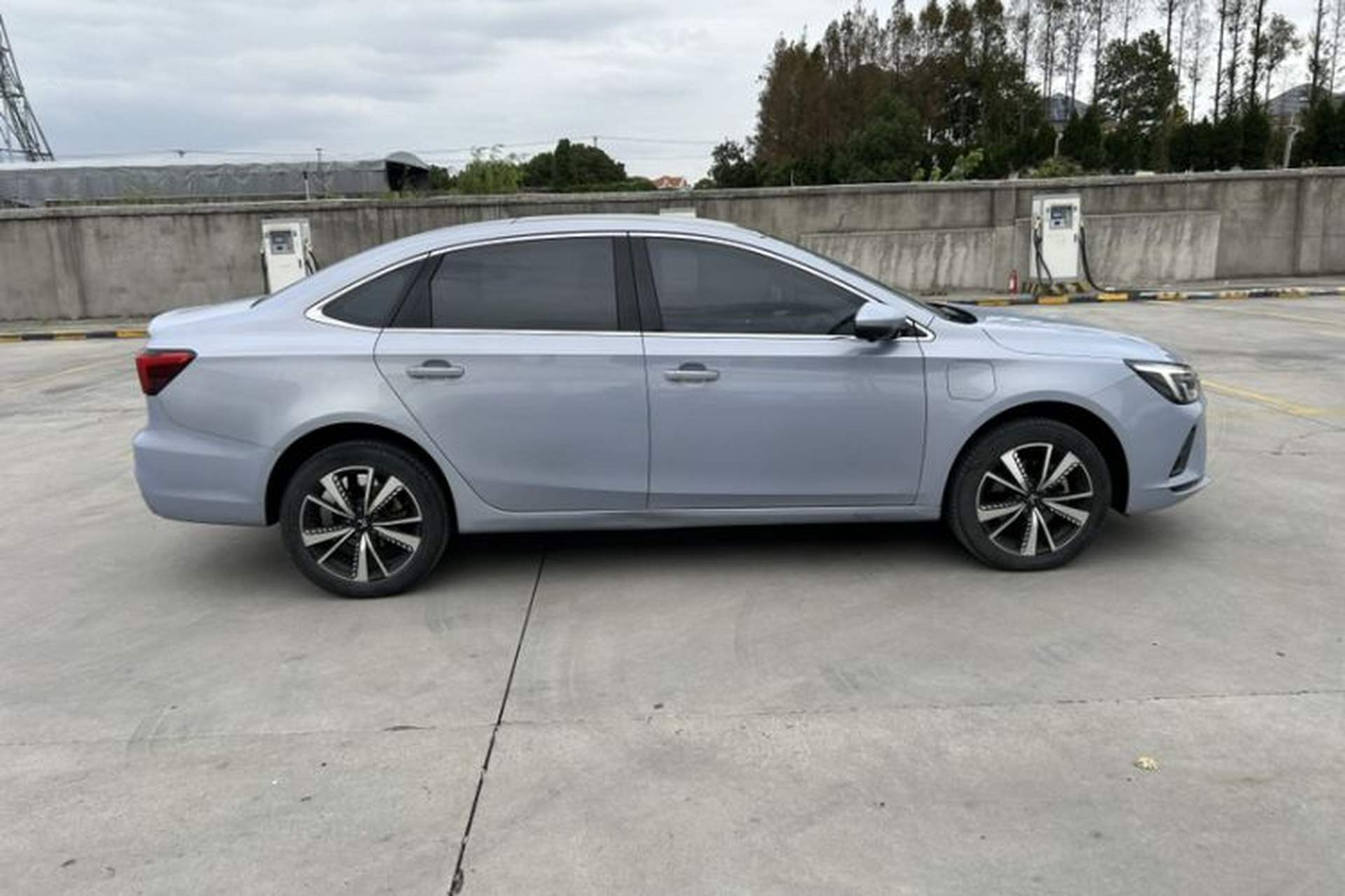 Used Rising ER6 2021 New Dynamic Edition 620km Smart Enjoyment Version Exterior 3