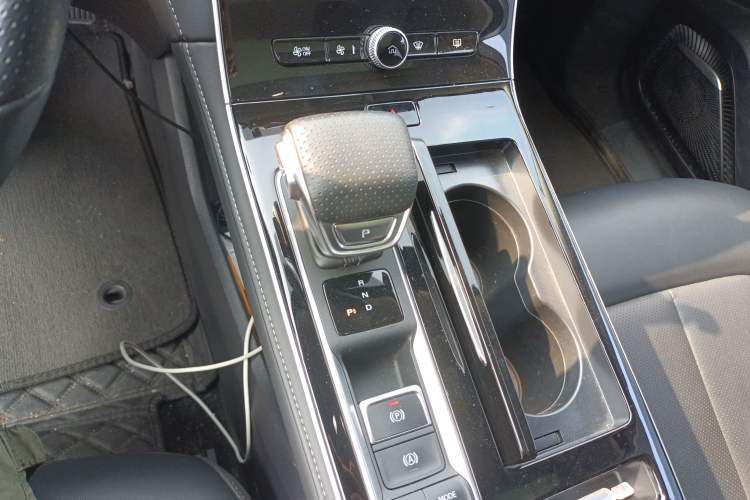 Used Rising ER6 2021 New Dynamic Edition 620km Smart Drive Version Gear Lever