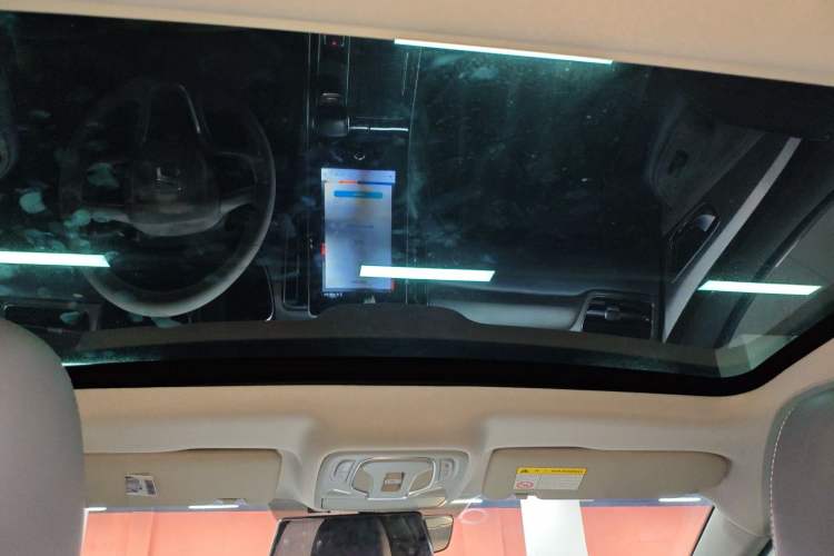 Used Rising ER6 2021 New Dynamic Edition 620km Smart Drive Version Headliner
