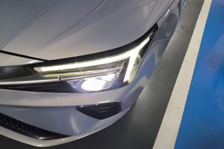 Used Rising ER6 2021 New Dynamic Edition 520km Smart Leading Version Left Front Headlight