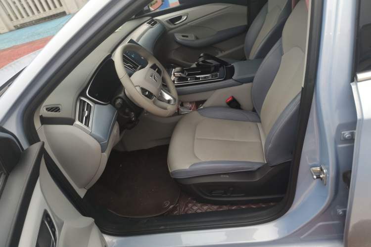 Used Rising ER6 2021 New Dynamic Edition 620km Smart Enjoyment Version Left Front Seat