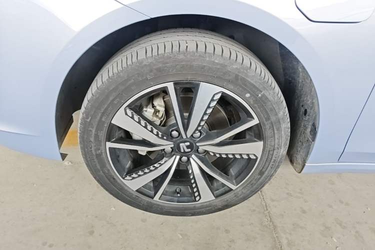Used Rising ER6 2021 New Dynamic Edition 620km Smart Enjoyment Version Left Front Wheel Hub