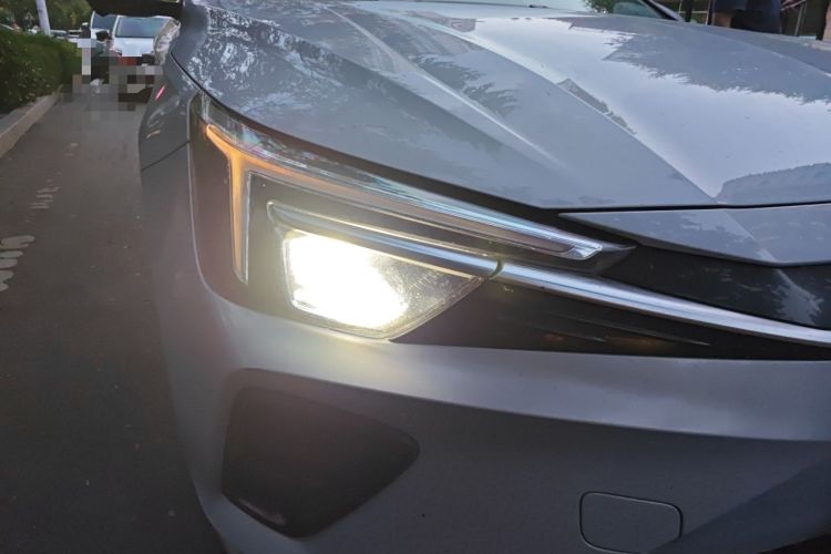 Used Rising ER6 2021 New Dynamic Edition 520km Smart Leading Version Right Front Headlight