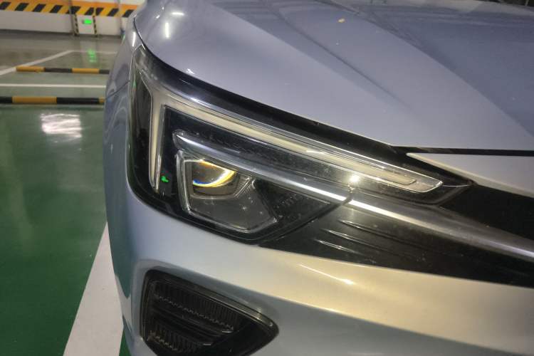 Used Rising ER6 2021 New Dynamic Edition 520km Smart Leading Version Right Front Headlight