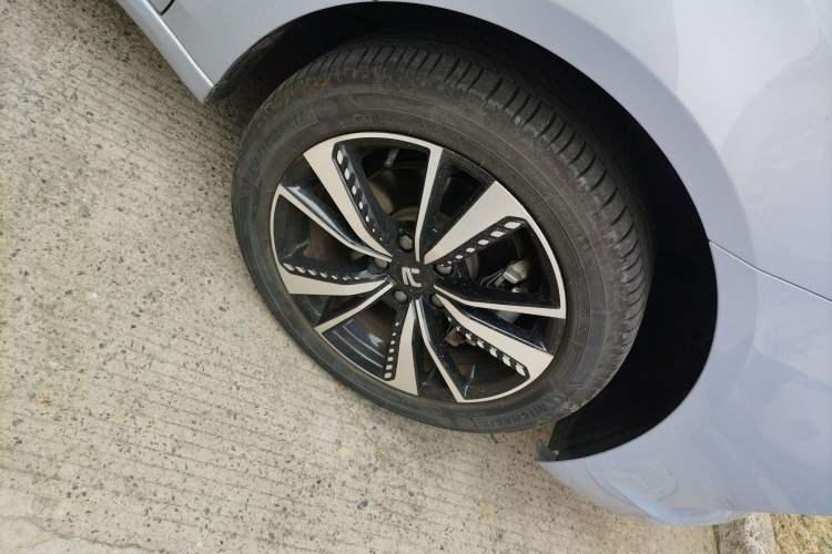 Used Rising ER6 2021 New Dynamic Edition 620km Smart Enjoyment Version Right Front Wheel Hub