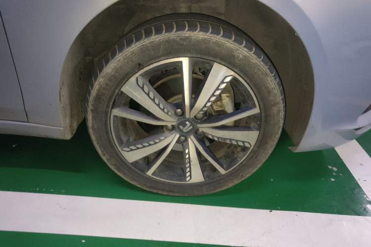 Used Rising ER6 2021 New Dynamic Edition 520km Smart Leading Version Right Front Wheel Hub