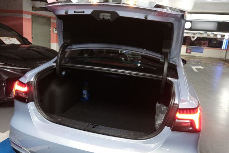 Used Rising ER6 2021 New Dynamic Edition 620km Smart Enjoyment Version Trunk