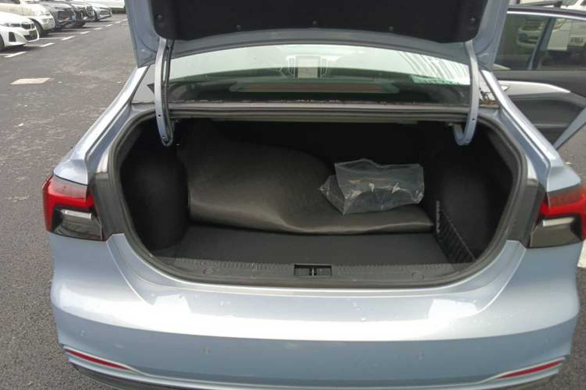 Used Rising ER6 2021 New Dynamic Edition 620km Smart Enjoyment Version Trunk