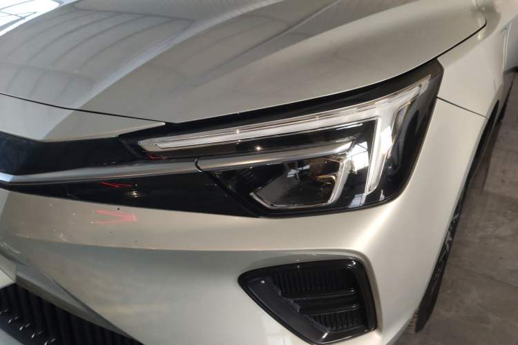 Used Rising ER6 2021 New Dynamic Edition 620km Smart Drive Version Left Front Headlight