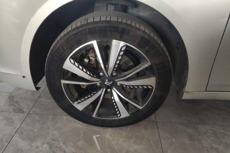 Used Rising ER6 2021 New Dynamic Edition 620km Smart Drive Version Left Front Wheel Hub