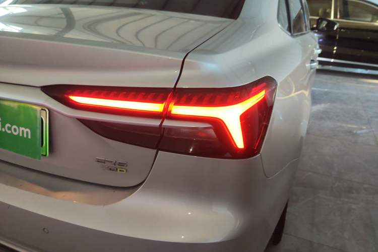 Used Rising ER6 2021 New Dynamic Edition 620km Smart Drive Version Right Rear Taillight