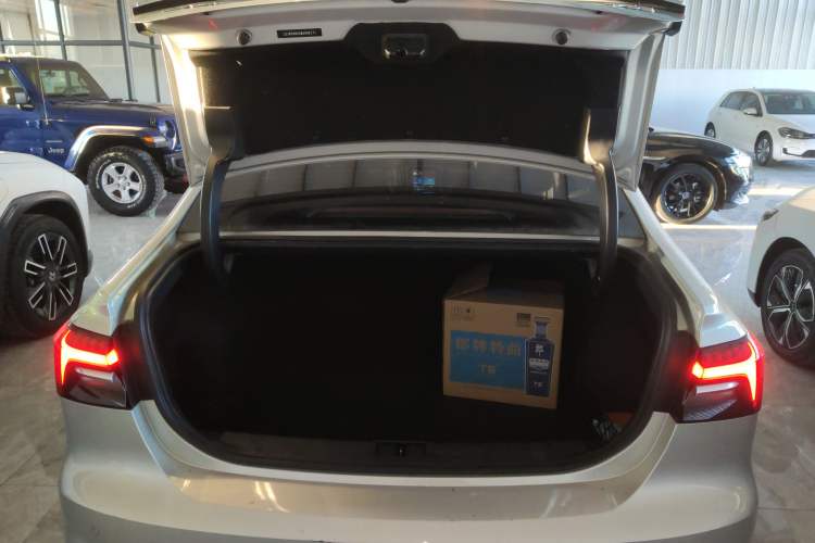 Used Rising ER6 2021 New Dynamic Edition 620km Smart Drive Version Trunk