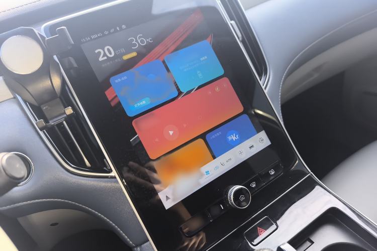 Used Rising ER6 2021 New Dynamic Edition 620km Smart Enjoyment Version Audio And AC Panel