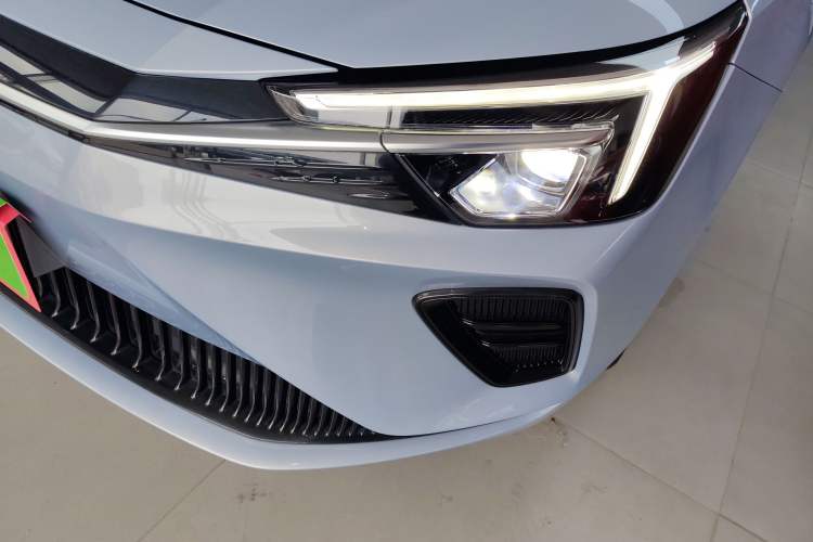Used Rising ER6 2021 New Dynamic Edition 620km Smart Enjoyment Version Left Front Headlight
