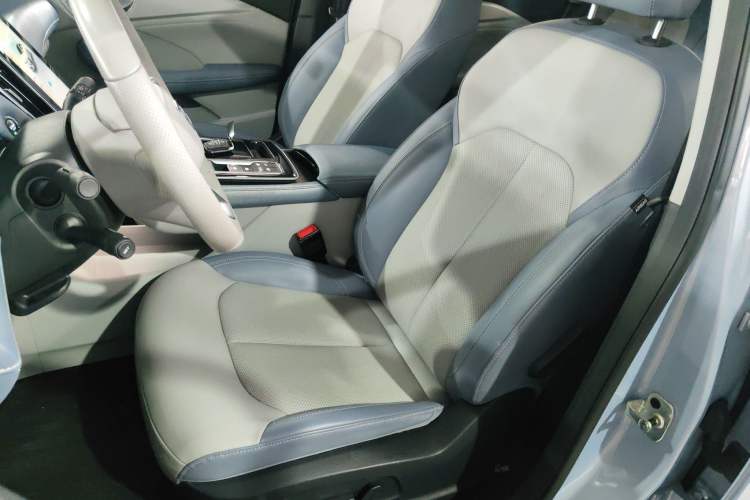 Used Rising ER6 2021 New Dynamic Edition 620km Smart Enjoyment Version Left Front Seat