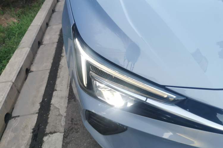 Used Rising ER6 2021 New Dynamic Edition 620km Smart Drive Version Right Front Headlight