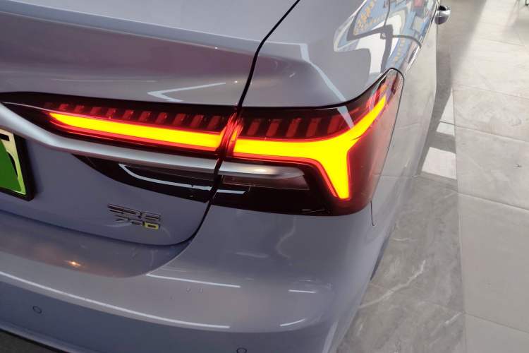 Used Rising ER6 2021 New Dynamic Edition 620km Smart Enjoyment Version Right Rear Taillight