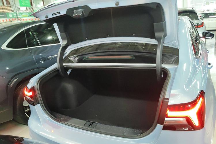 Used Rising ER6 2021 New Dynamic Edition 620km Smart Enjoyment Version Trunk