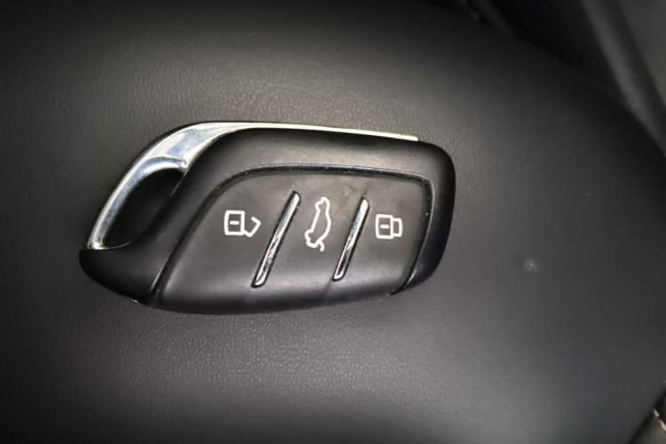Used Rising ER6 2021 New Dynamic Edition 620km Smart Drive Version Vehicle Key