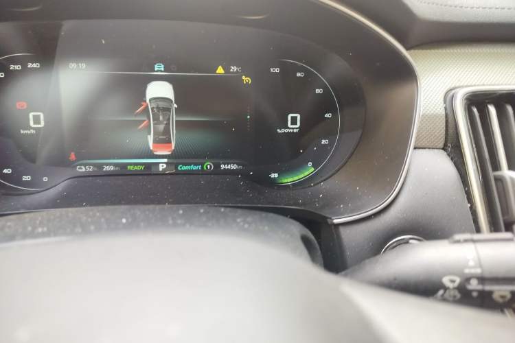 Used Rising ER6 2021 New Dynamic Edition 620km Smart Drive Version Odometer Close Up
