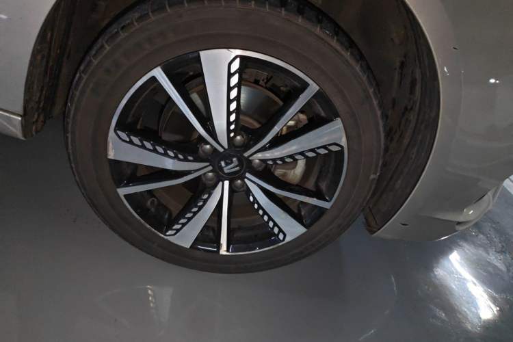 Used Rising ER6 2021 New Dynamic Edition 620km Smart Drive Version Right Front Wheel Hub