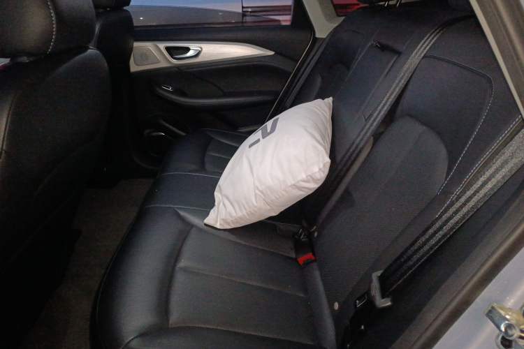 Used Rising ER6 2021 New Dynamic Edition 620km Smart Enjoyment Version Left Rear Seat