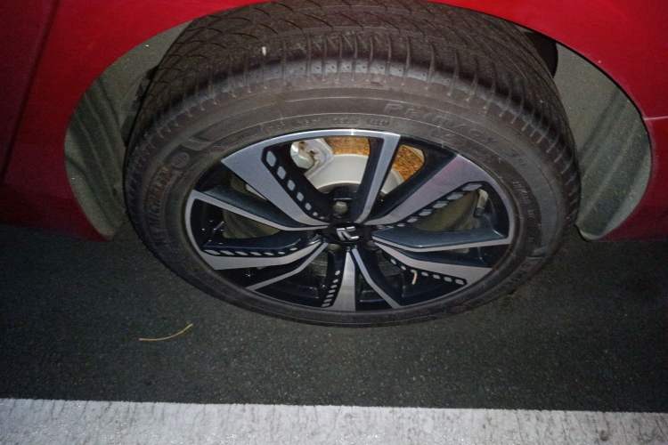Used Rising ER6 2021 New Dynamic Edition 620km Smart Enjoyment Version Left Rear Wheel Hub