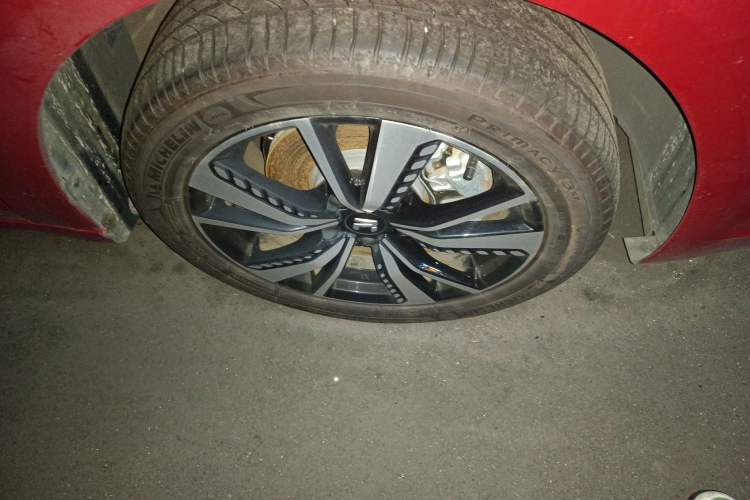 Used Rising ER6 2021 New Dynamic Edition 620km Smart Enjoyment Version Right Front Wheel Hub