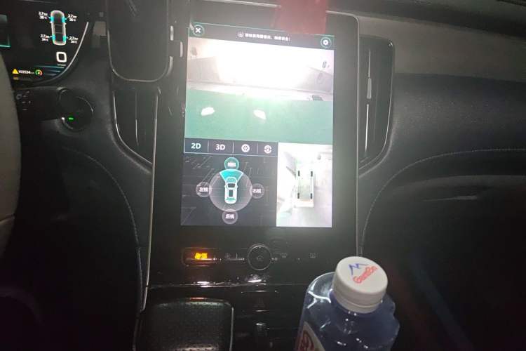 Used Rising ER6 2021 New Dynamic Edition 620km Smart Enjoyment Version Audio And AC Panel