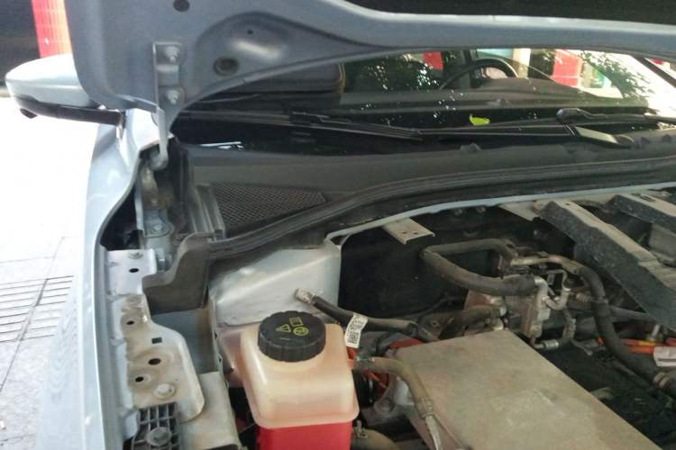 Used Rising ER6 2021 New Dynamic Edition 620km Smart Enjoyment Version Engine Bay Right