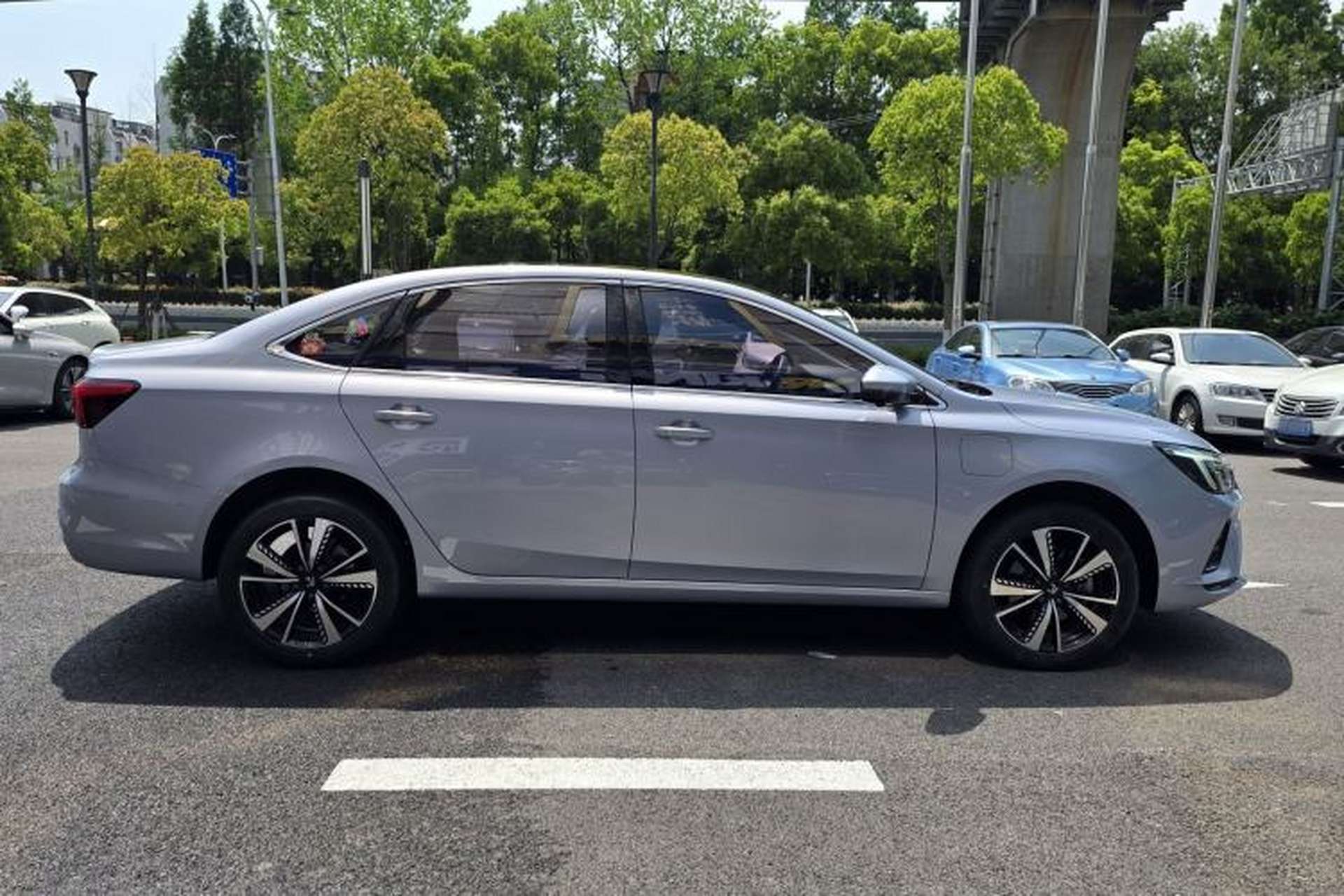 Used Rising ER6 2021 New Dynamic Edition 620km Smart Enjoyment Version Exterior 4