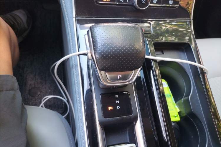 Used Rising ER6 2021 New Dynamic Edition 620km Smart Drive Version Gear Lever