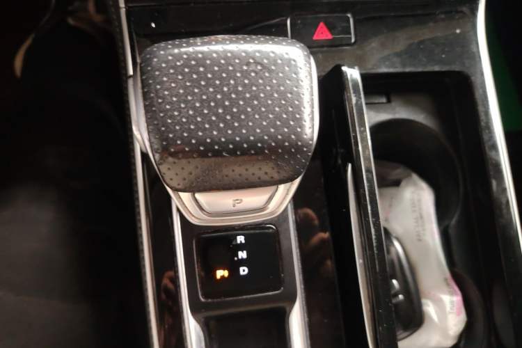 Used Rising ER6 2021 New Dynamic Edition 620km Smart Drive Version Gear Lever