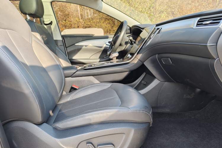 Used Rising ER6 2021 New Dynamic Edition 620km Smart Enjoyment Version Interior 3