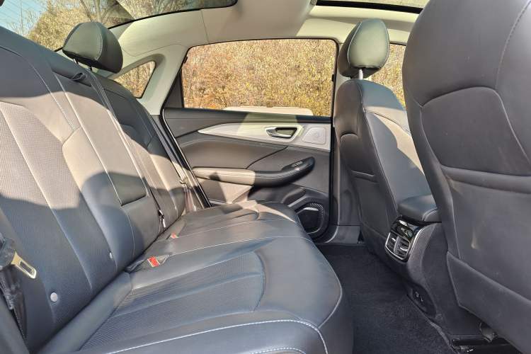 Used Rising ER6 2021 New Dynamic Edition 620km Smart Enjoyment Version Interior 4