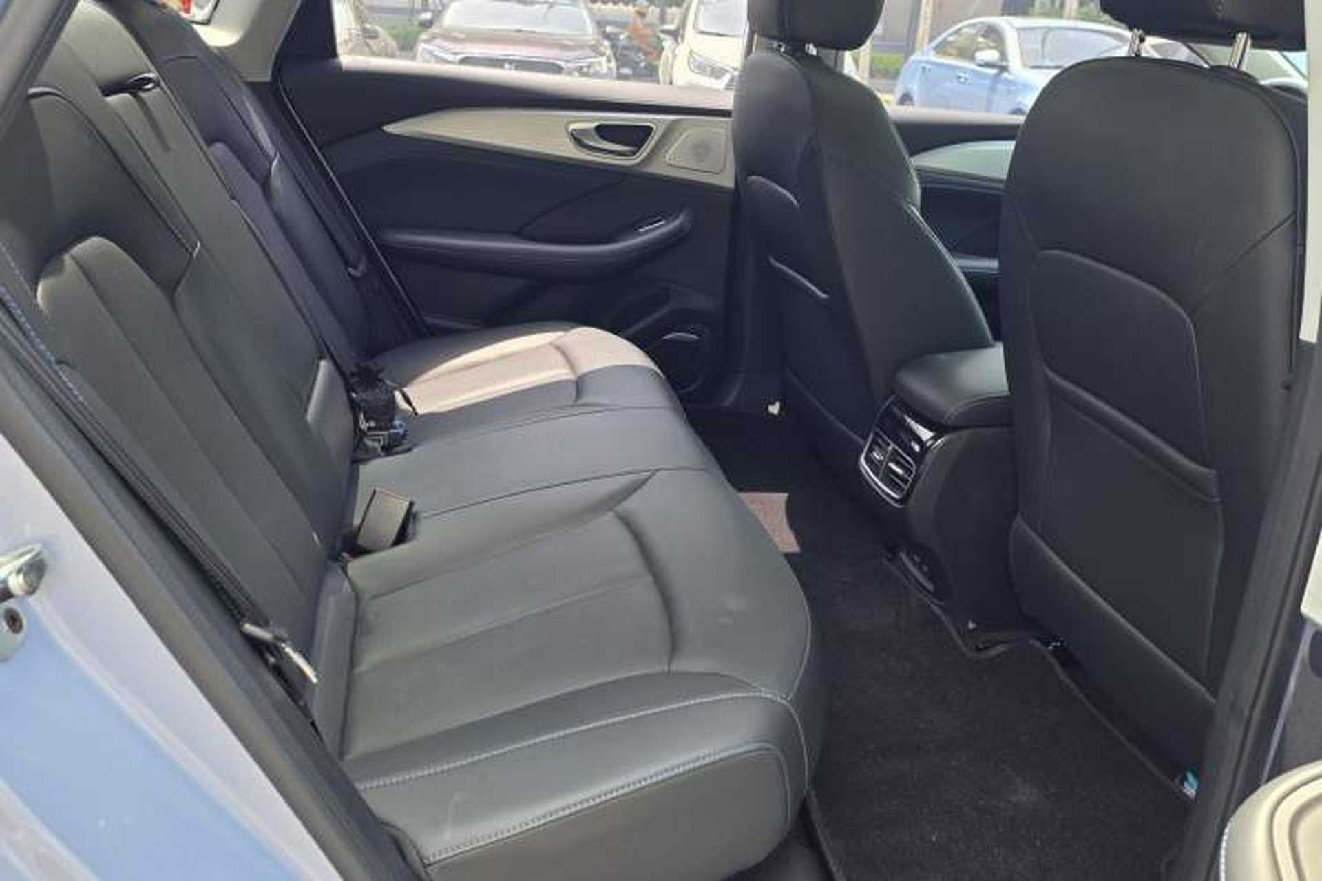 Used Rising ER6 2021 New Dynamic Edition 620km Smart Enjoyment Version Interior 5