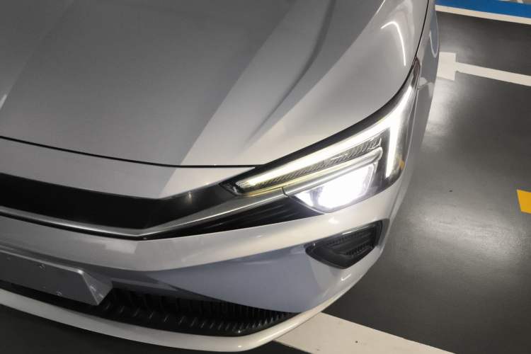 Used Rising ER6 2021 New Dynamic Edition 620km Smart Drive Version Left Front Headlight