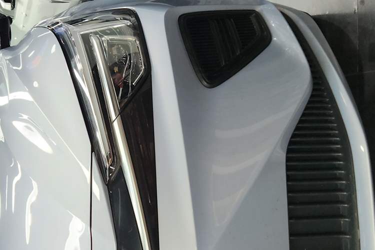 Used Rising ER6 2021 New Dynamic Edition 620km Smart Enjoyment Version Left Front Headlight