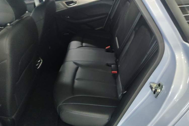 Used Rising ER6 2021 New Dynamic Edition 620km Smart Enjoyment Version Left Rear Seat