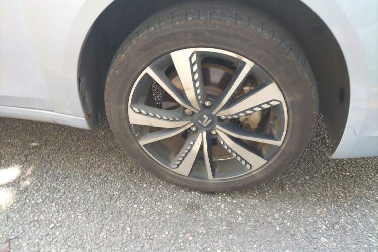Used Rising ER6 2021 New Dynamic Edition 620km Smart Drive Version Right Front Wheel Hub