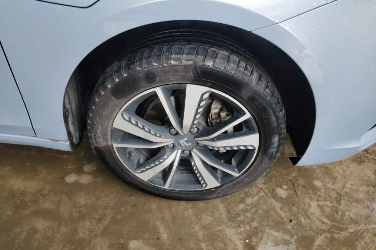 Used Rising ER6 2021 New Dynamic Edition 620km Smart Drive Version Right Front Wheel Hub