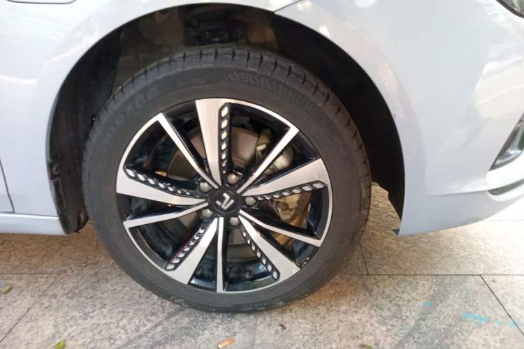 Used Rising ER6 2021 New Dynamic Edition 620km Smart Enjoyment Version Right Front Wheel Hub