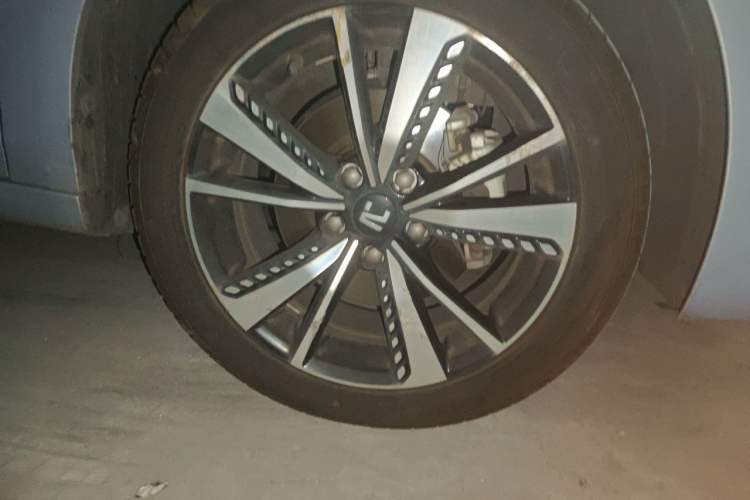 Used Rising ER6 2021 New Dynamic Edition 620km Smart Enjoyment Version Right Front Wheel Hub