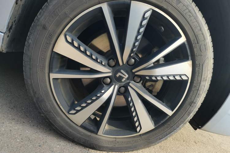 Used Rising ER6 2021 New Dynamic Edition 620km Smart Enjoyment Version Right Front Wheel Hub