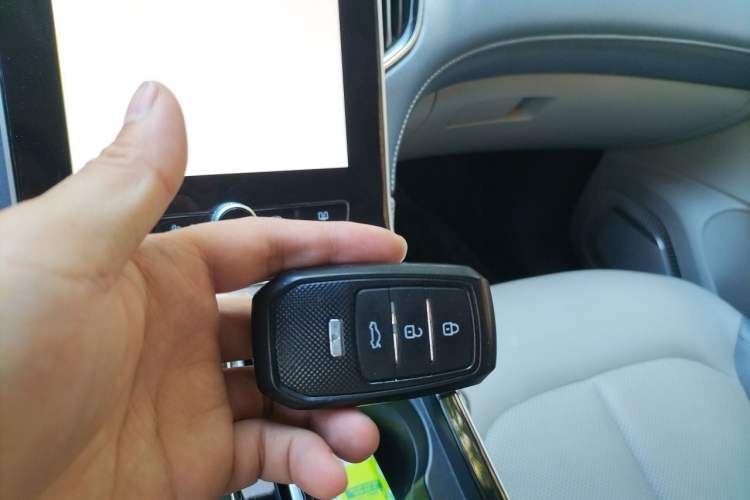 Used Rising ER6 2021 New Dynamic Edition 620km Smart Drive Version Vehicle Key