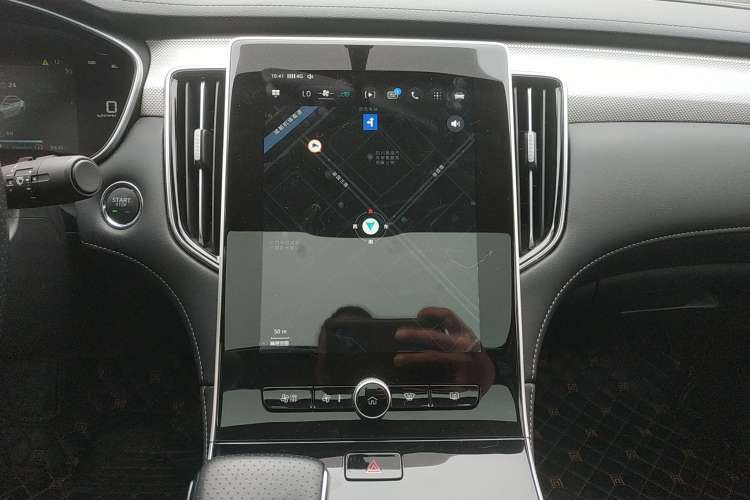 Used Rising ER6 2021 New Dynamic Edition 620km Smart Drive Version Audio And AC Panel