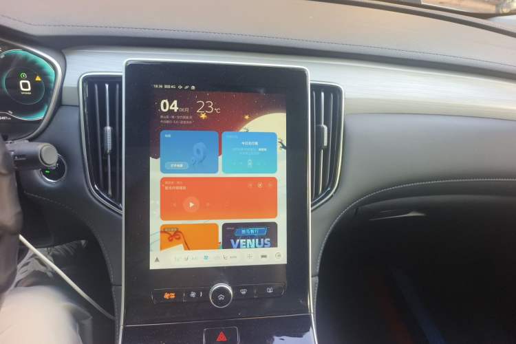Used Rising ER6 2021 New Dynamic Edition 620km Smart Enjoyment Version Audio And AC Panel